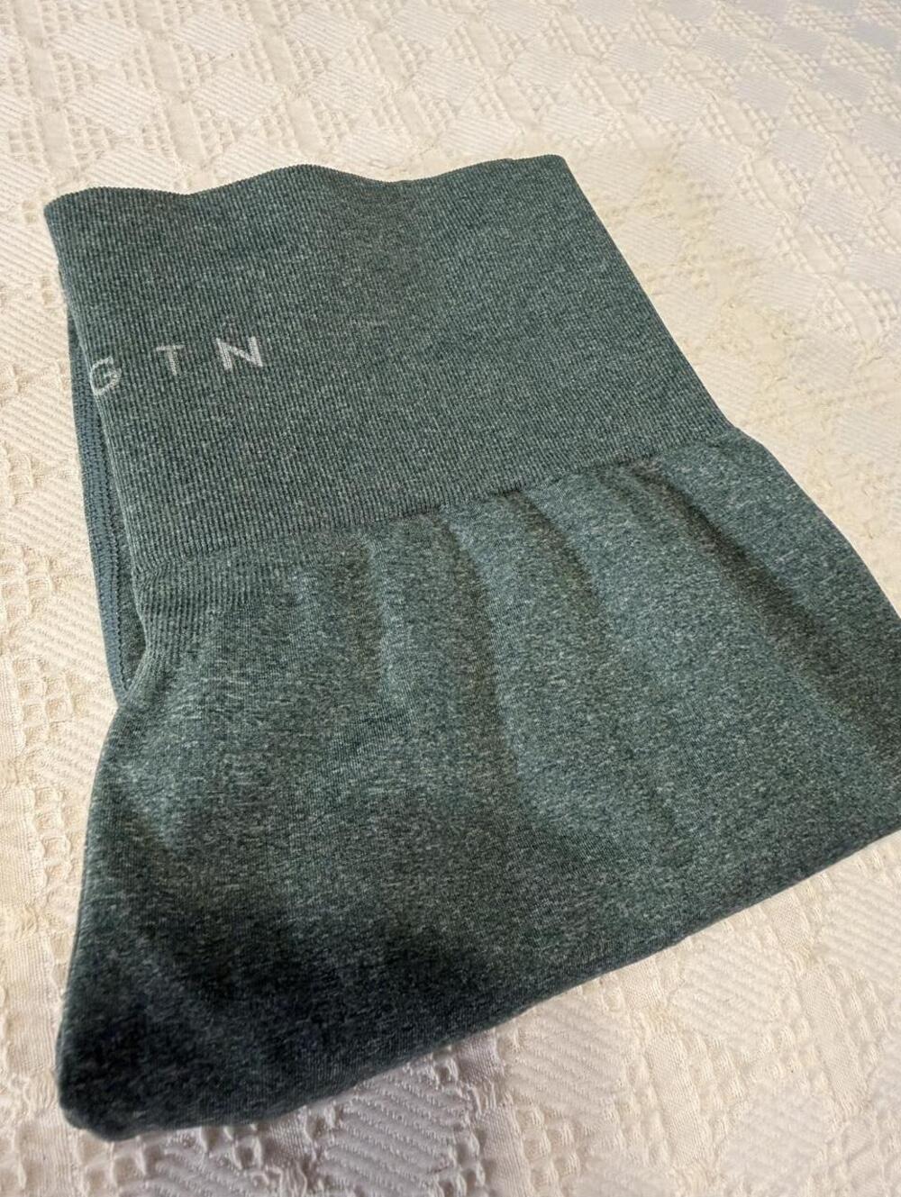 NVGTN Contour Seamless Scrunch Leggings Green High Waisted Butt Lift Size Small - Picture 8 of 8